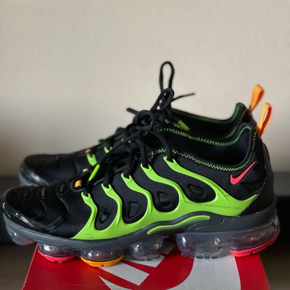 Nike Black and Neon Green Athletic Shoes